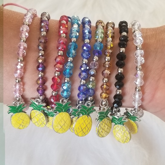 Jewelry - Pineapple charm bead bracelet